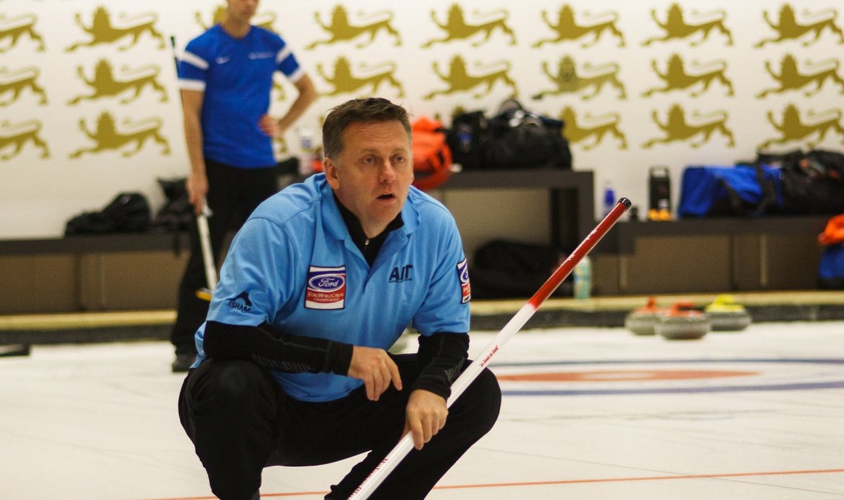 Šotlasest Eesti curlingumängijate juhendaja Brian Gray