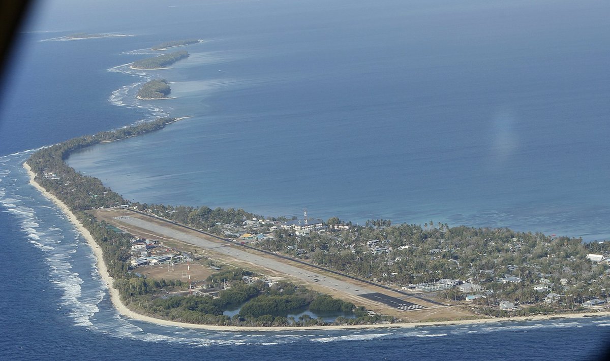 Vaikse ookeani lõunaosas asuv Tuvalu peasaar Funafuti paistab Uus-Meremaa õhujõudude lennuki pardalt