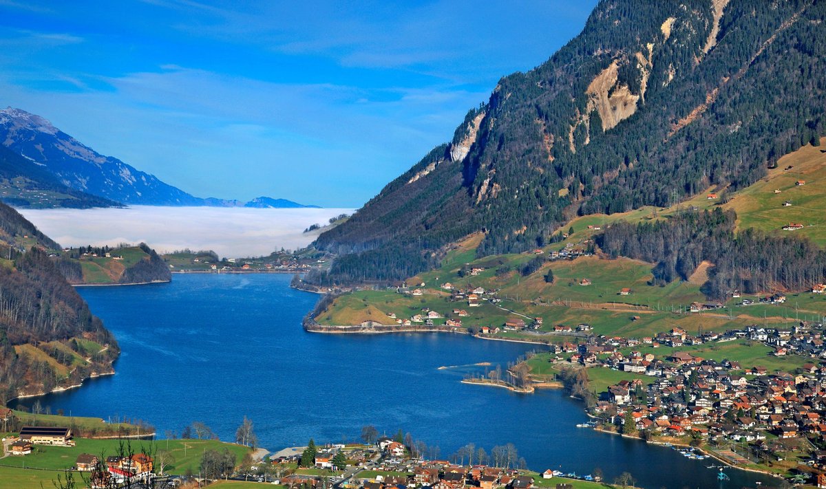 REVOLUTSIOONILINE KANTON: Kui rikastele väiksema maksumäära pakkumine ei sobinud kohtule, kehtestas Obwalden esimese kantonina ühetaolise maksumäära kõikidele. Pildil Lungerni linnake ja järv.