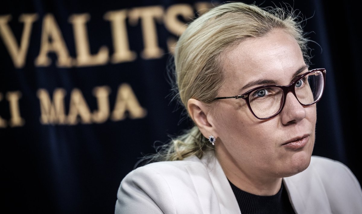 Keskerakonda kuuluv majandus- ja taristuminister Kadri Simson kinnitab, et pole mingit alust väita, nagu ta püüaks 8,1 miljonit eurot n-ö trammiraha Tallinna kätte mängida.