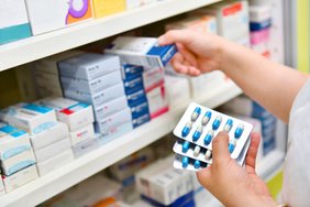 Äripäev: ravimimüüjate saladiilid paisutavad ravimite hinna üles. Kaotavad tervisekassa ja patsient