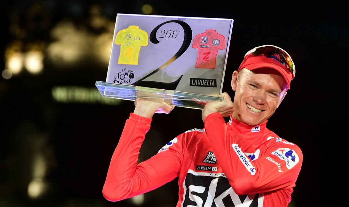 Chris Froome tähistamas Vuelta võitu.