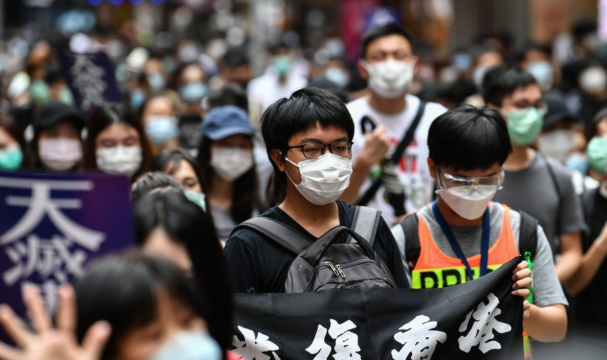 „Hongkong vabaks,” nõudsid eile tuhanded protestijad.