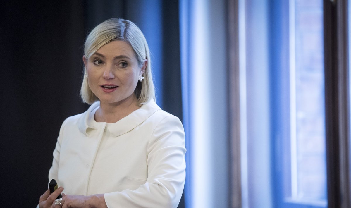 Islandi kultuuri- ja haridusministri Lilja Dögg Alfredsdottiri sõnul tuleb ennekõike panustada õpetajatesse, aga suurendada ka lapsevanemate osalust koolielus.