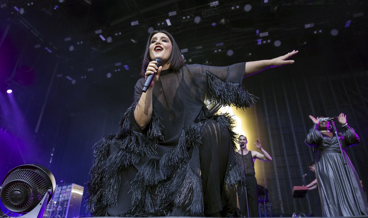 Jessie Ware esinemas Šveitsis Montreux’ džässifestivalil.