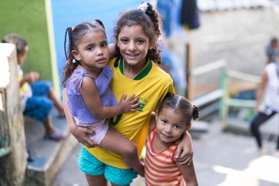 Favela või mitte, lapsed on igal pool ühteviisi rõõmsad.
