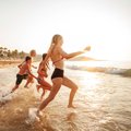 Летнее тепло вернулось! Какие риски могут подстерегать во время семейного отдыха на пляже?