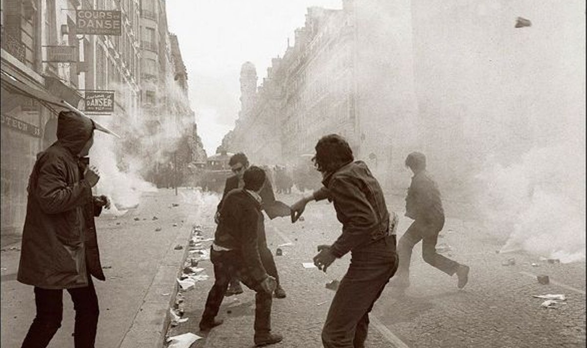 Tudengid Pariisis 1968: Jäädvustus mässumeelsete noorte kokkupõrgetest korrakaitsjatega ajaloolises maikuus 40 aastat tagasi.