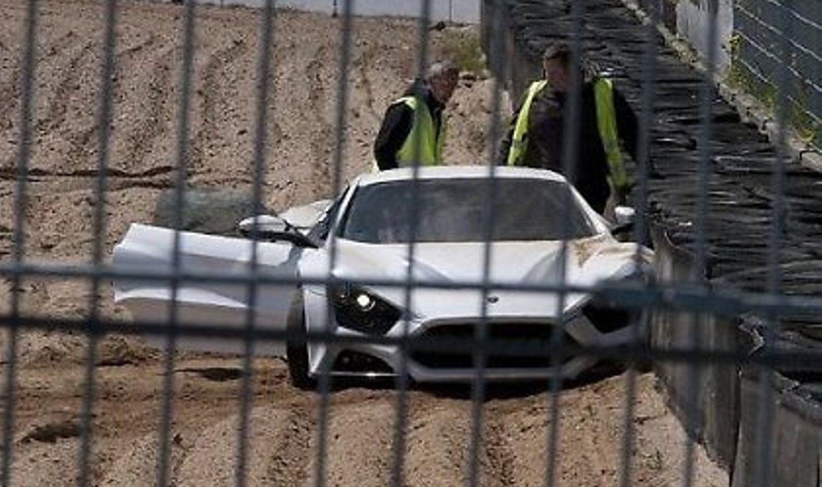 ФОТО: Датчане разбили свой единственный суперкар Zenvo - Delfi RUS