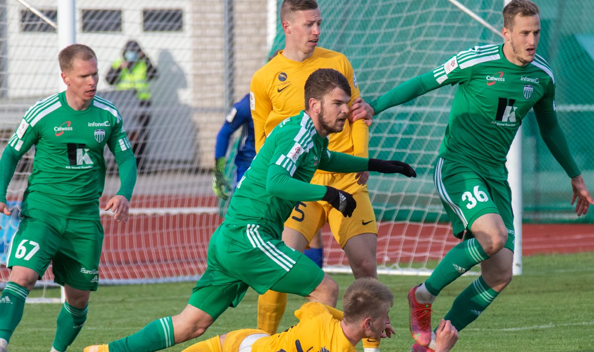 FCI Levadia (rohelises) teenis FC Kuressaare vastu võidu.