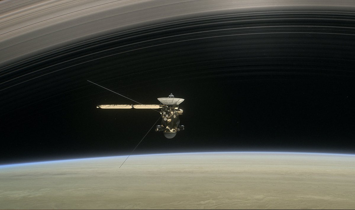 Cassini Saturni ja selle rõngaste vahelt läbi lendamas. Kunstniku kujutluses mõistagi. 