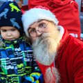 FOTOD | Pärnus toimub jõuluvanade konverents, linnas tuuseldab ringi hulganisti rõõmsaid habemikke