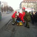 FOTOD: Solarise keskuse juures jäi koolitüdruk auto alla