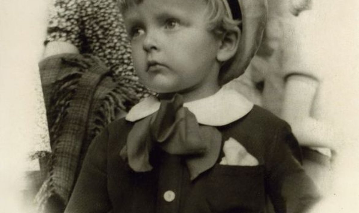 VÄIKE JUSS: Lapsepõlvefoto legendaarsest poeedist, näitlejast ja lavastajast Juhan Viidingust (1. juuni 1948 – 21. veebruar 1995).