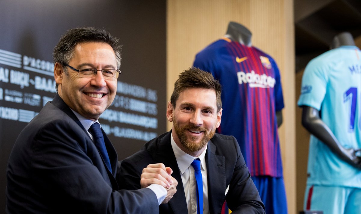 Josep Maria Bartomeu ja Lionel Messi 2017. aastal rõõmsalt mängumehe uut lepingut sõlmimas. Vahepeal on aga palju vett merre voolanud.