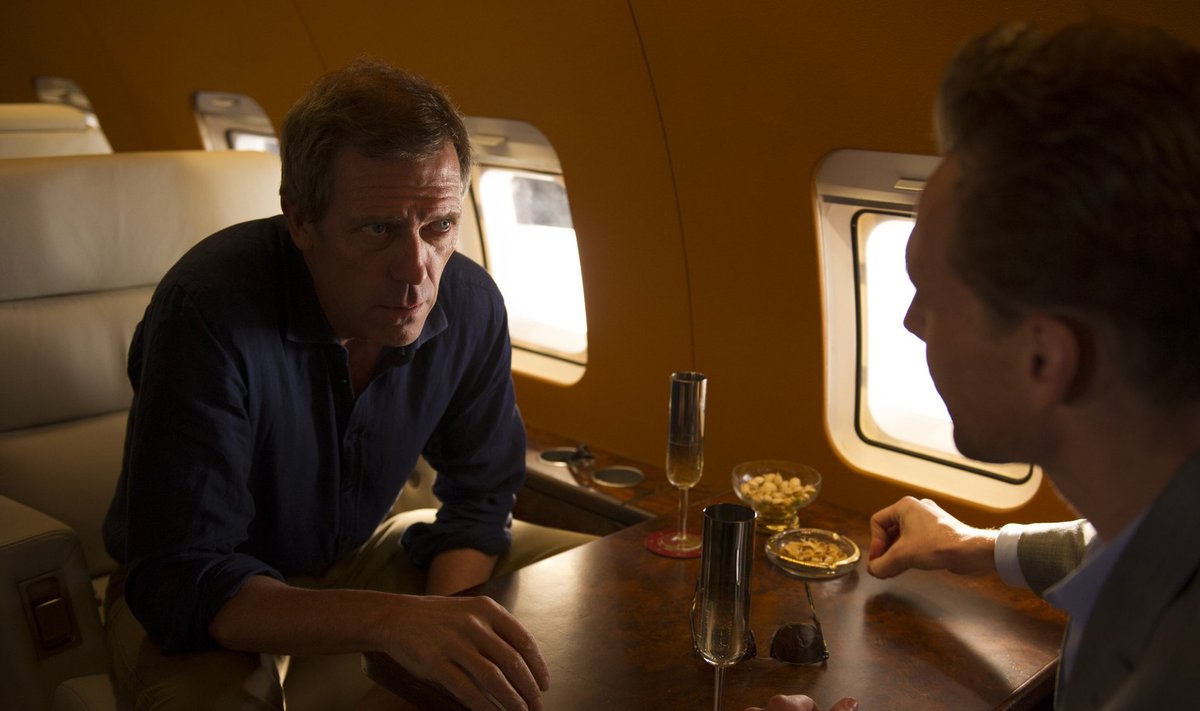 Hugh Laurie mängib sarjas “Öine administraator” Inglise miljardäri Richard Onslow Roperit.