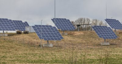 Kaks aastat tagasi hakkas Sõmerpalu päikesepark tootma elektrit.