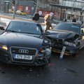 FOTOD ja VIDEO: Tallinna kesklinna tähtsal ristmikul põrkas kokku kolm autot