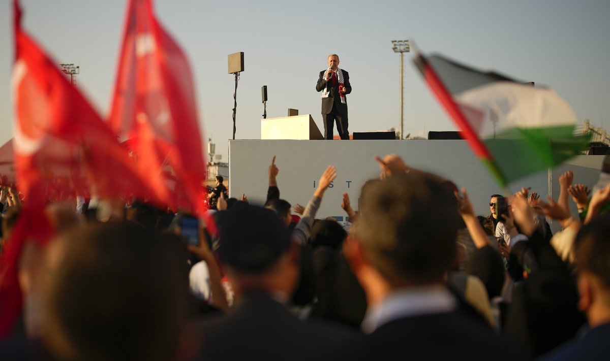 Tuhanded meeleavaldajad reageerisid Erdoğani jutule juubeldades ja nõudsid Türgi vägede Gazasse viimist.
