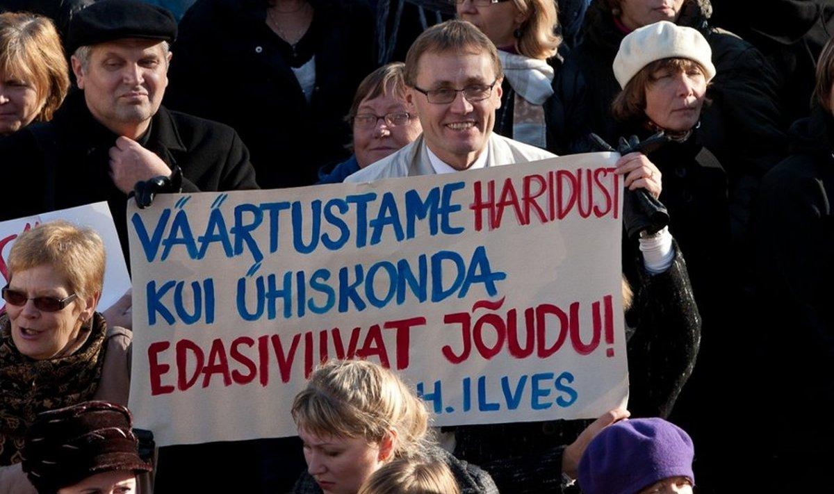 Tänane haridusminister Tõnis Lukas õpetajate streigil 2012. aastal