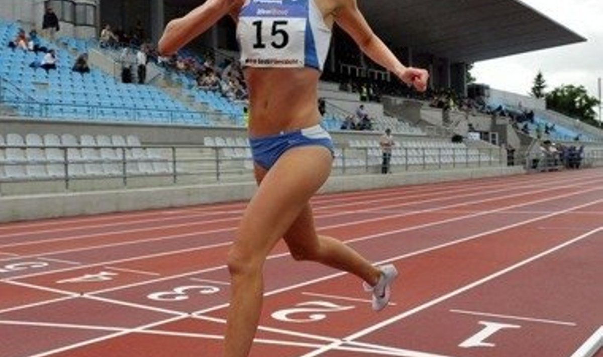 Eesti meistrivõistlused 2011, viimased meetrid võidukas 800 meetri jooksus.