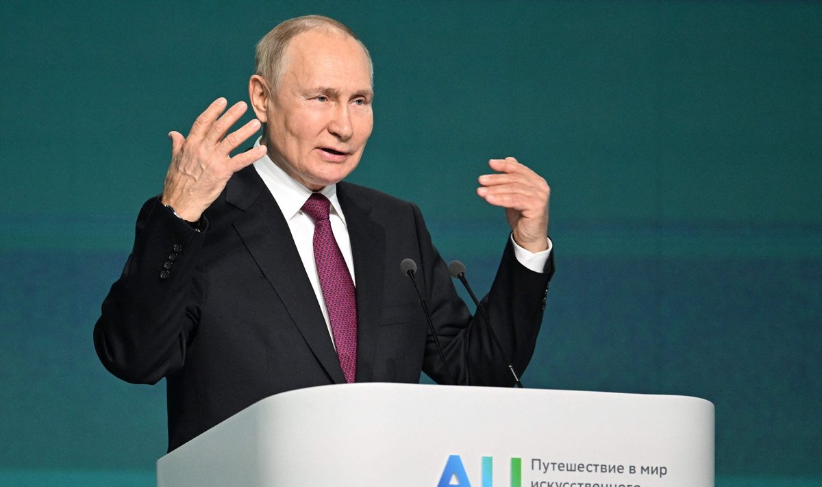 Vladimir Putin täna Moskvas kõnet pidamas.
