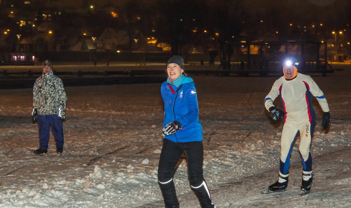 President Kersti Kaljulaid Viljandi Järve uisurajal