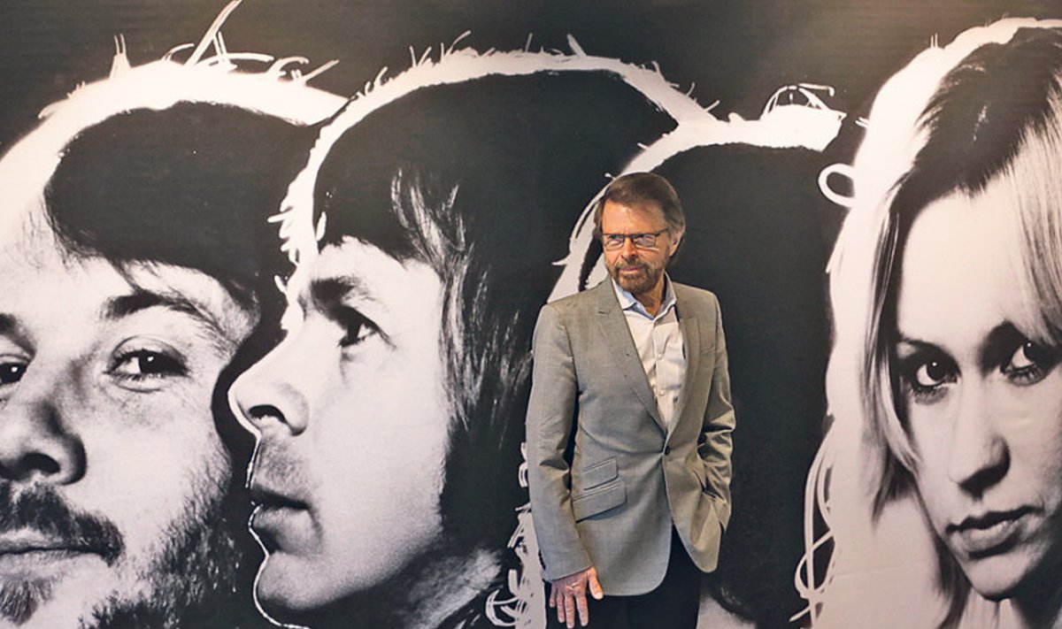 Björn Ulvaeus ABBA muuseumis 6. mail 2013 – päev enne avamist. Plakatil vasakult Benny Andersson, Ulvaeus, Anni-Frid Lyngstad (varjus) ja Agnetha Fältskog.