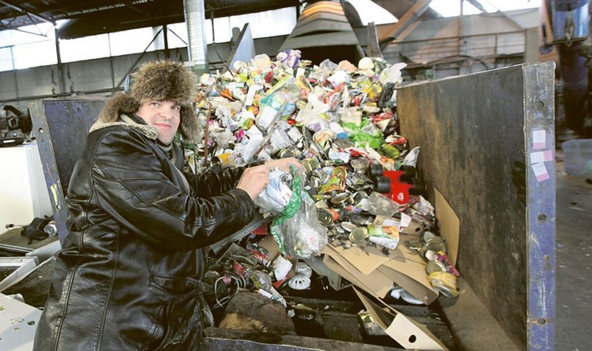 Pakendikonteinerisse toodust saab praktiliselt kõike taaskasutada, ütleb Eesti Pakendiringluse juhatuse esimees Aivo Kangus.