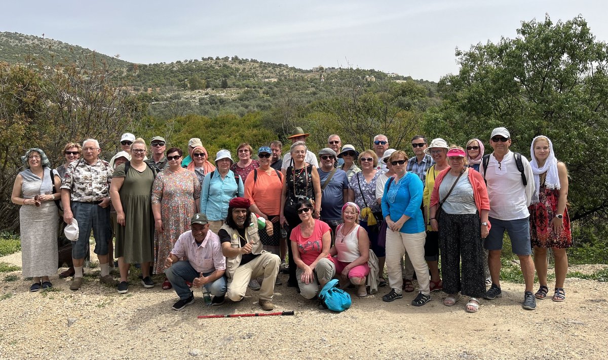 Viimane Jordaanias tehtud ühispilt. Esimeses reas kohalikud giidid Mohammed ja Jesus.