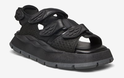 Eytyse sandaalid, 245.– (boozt.com/ee)