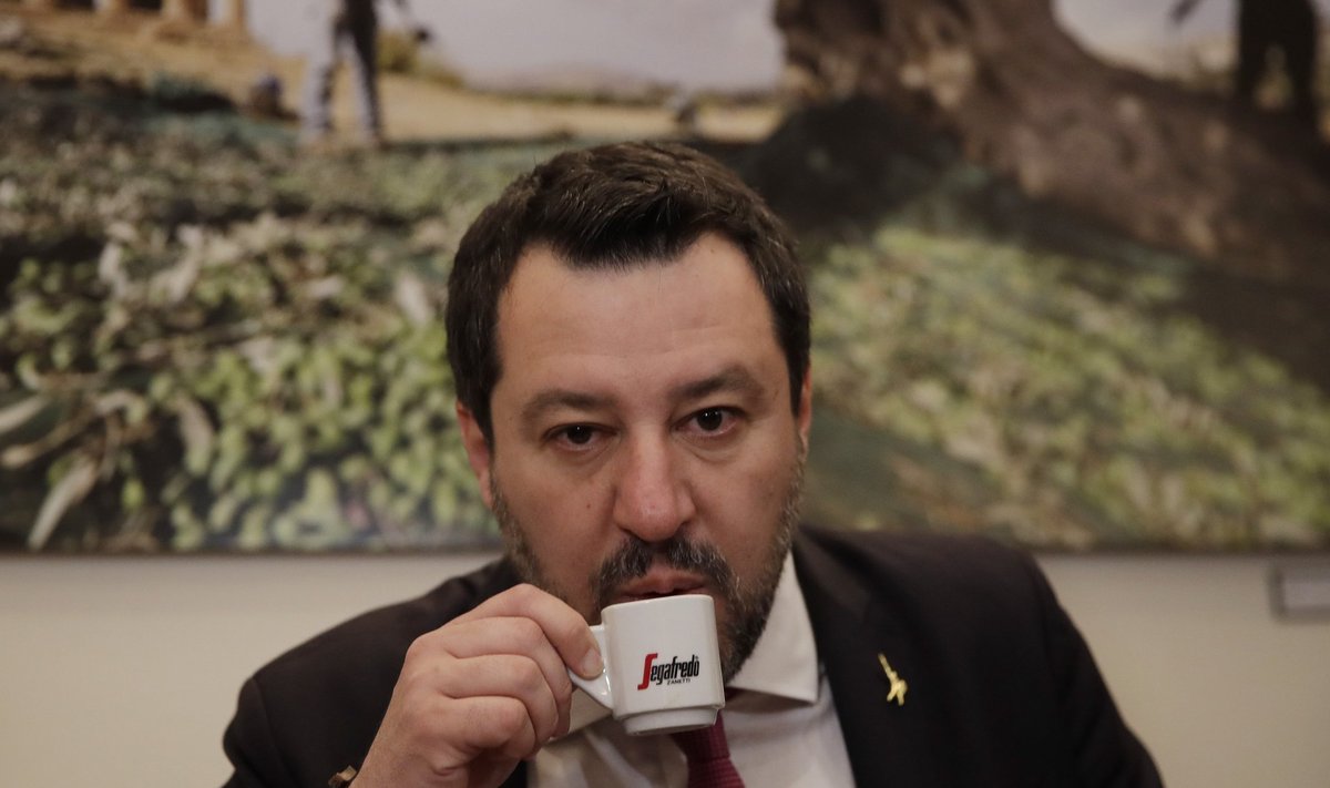 Matteo Salvini kavatseb väited migrantide väärkohtlemisest endale poliitiliselt kasulikuks pöörata.