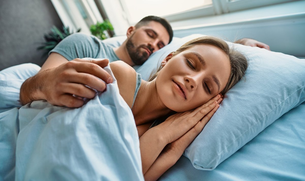 Koos magamine mõjutab positiivselt nii partnerite füüsilist tervist kui ka suhet tervikuna.