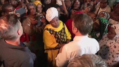 VIDEO | Macron oli hädas katastroofilise tormi räsitud Mayotte’i saare vihaste elanikega