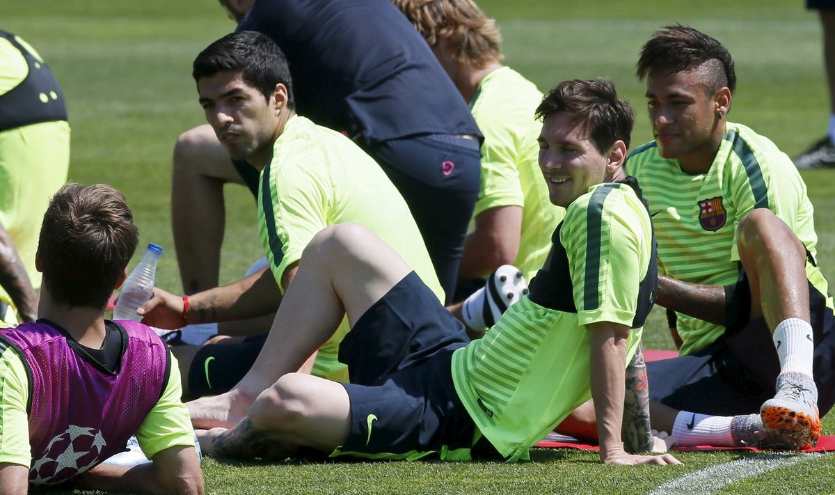 Barcelona hirmus ründe- triumviraat ühel viimasel treeningul: paremalt Neymar, Lionel Messi ja Luis Suárez.