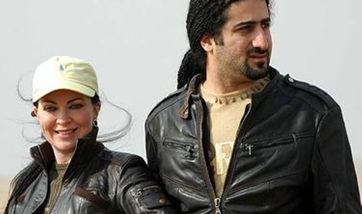 Omar bin Laden koos oma naise Jane Felix-Browne'iga