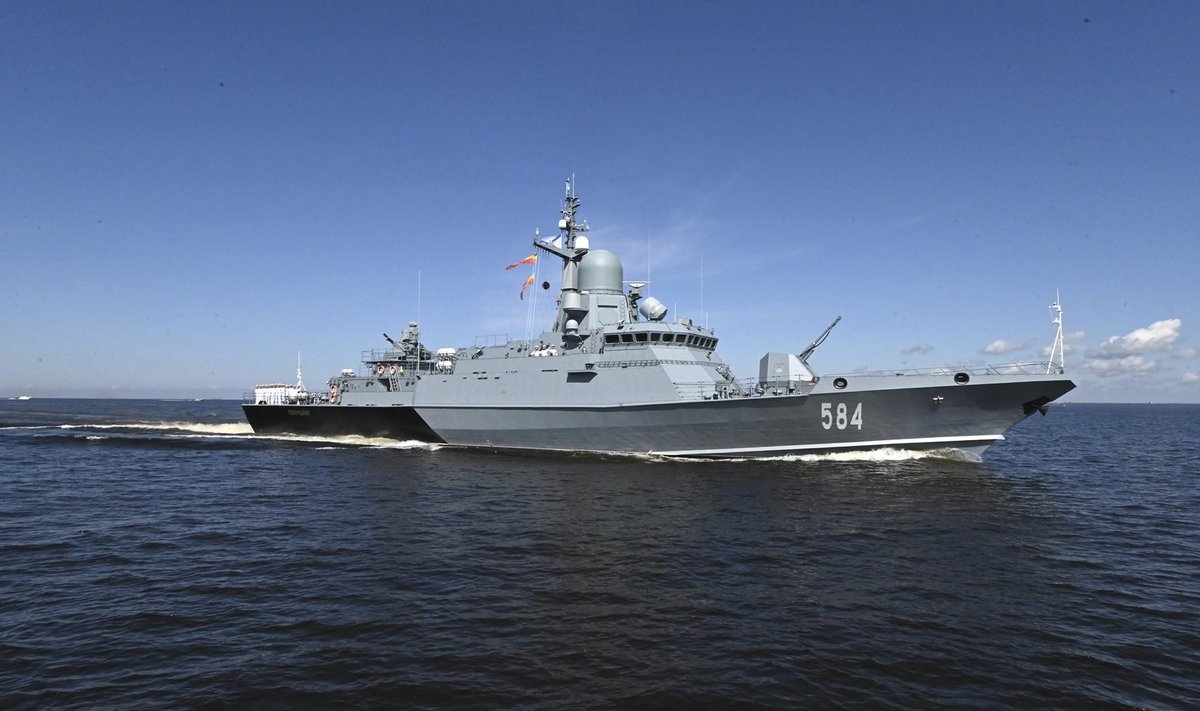 Vene sõjalaev mereväe paraadil.