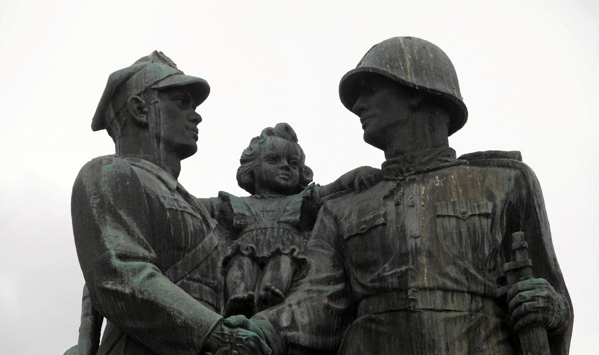 Nõukogude ideoloogiat kandev Tänulikkuse monument