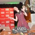 VAATA JA IMESTA: Tõeline multitalent! Liina Raud hüppas sotside peol DJ-pulti