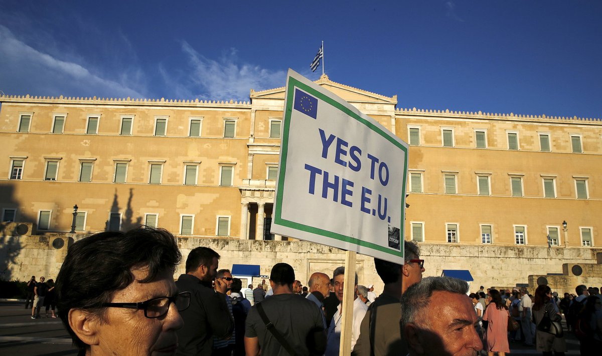 Kreeklastest protestijad avaldasid neljapäeval Ateenas meelt EL toetuseks
