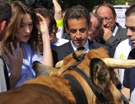 Bruni ja Sarkozy Pariisi farmipäevadel