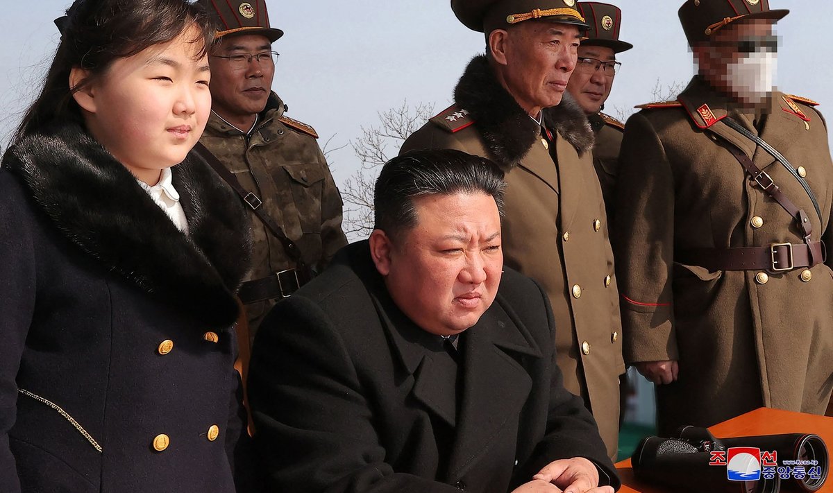 Põhja-Korea juht Kim Jong Un tuumakatsetusi jälgimas