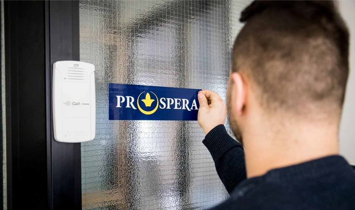 Äsja pealinnas Kreutzwaldi tänavalt Metro Plaza kontorisse kolinud firma Prospera aitab hämaravõitu firmadel tegelikke kasu saajaid maksuparadiisi peita. Eile võeti vana asukoha ukselt silti maha.