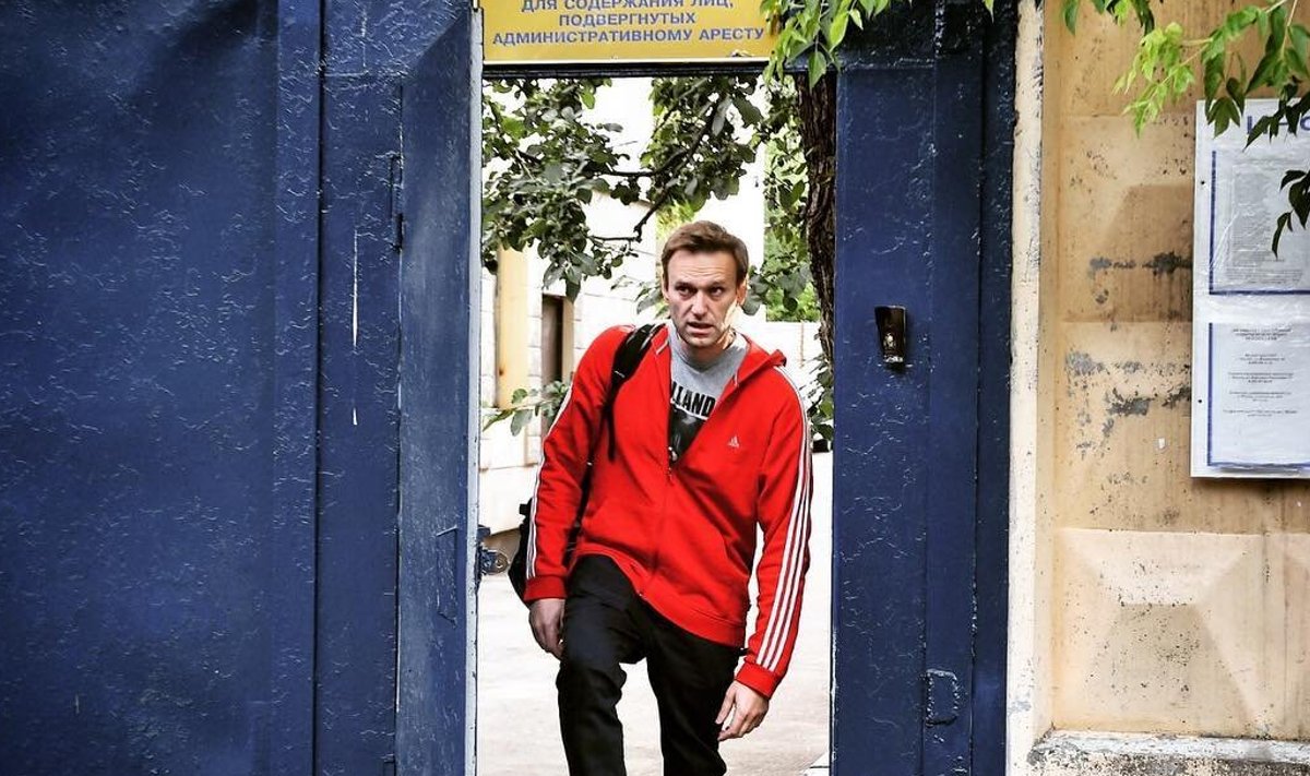 Aleksei Navalnõi vanglast lahkumas