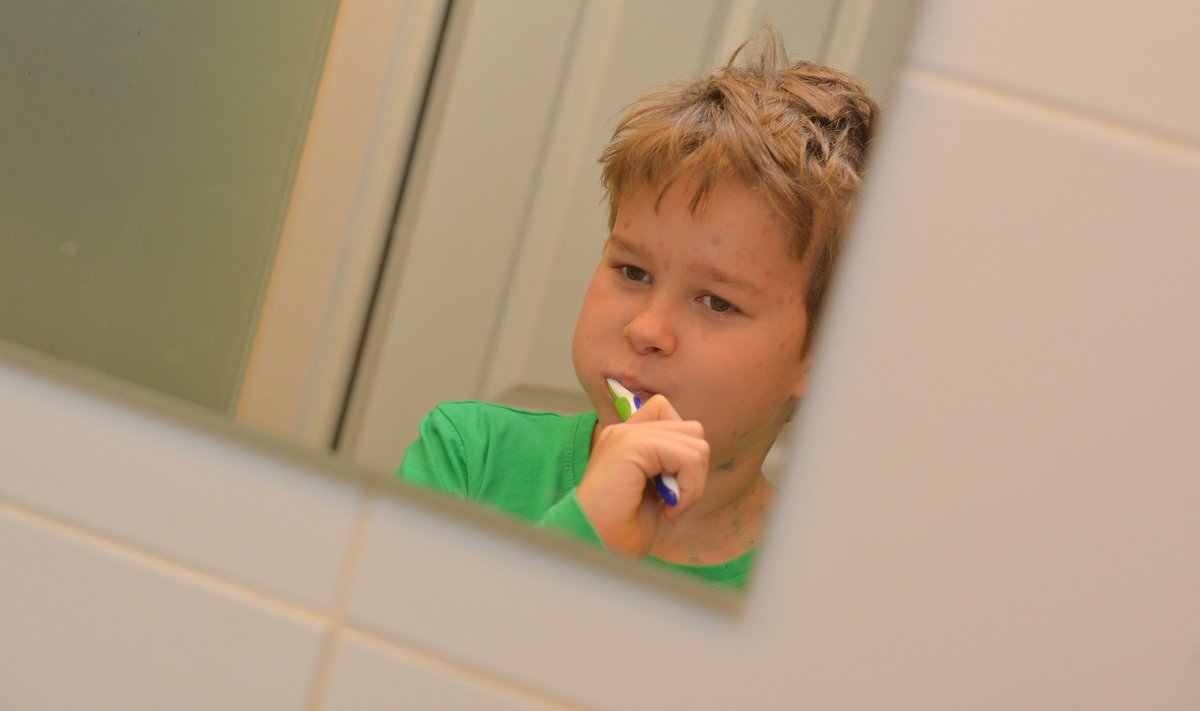 Hambaarstide sõnul pole pasta suus hoidmisest suuremat tolku, hambaid tuleb pesta põhjalikult.