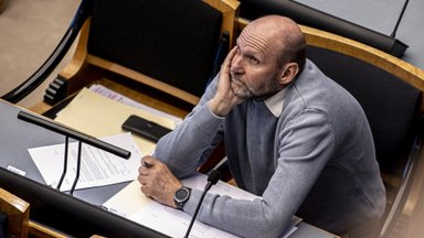 ANALÜÜS | Isamaa esimeheheitluses vahetatakse kartlikke pilke. Kellele noogutavad Seeder ja „omanik“?
