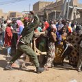 Sajad inimesed rüüstavad Timbuktus kauplusi