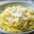 KIIRE ÕHTUSÖÖGI SOOVITUS: Pasta Alfredo ehk õhtusöök kolmest toorainest!