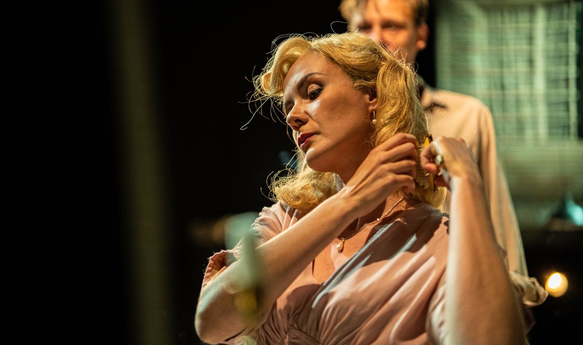 Maarja Mitt-Picheni Blanche näeb välja nagu Sarah Paulson ja räägib kummastava, peenutseva helinaga, mida on lihtsam ise kogeda kui paberil kirjeldada.