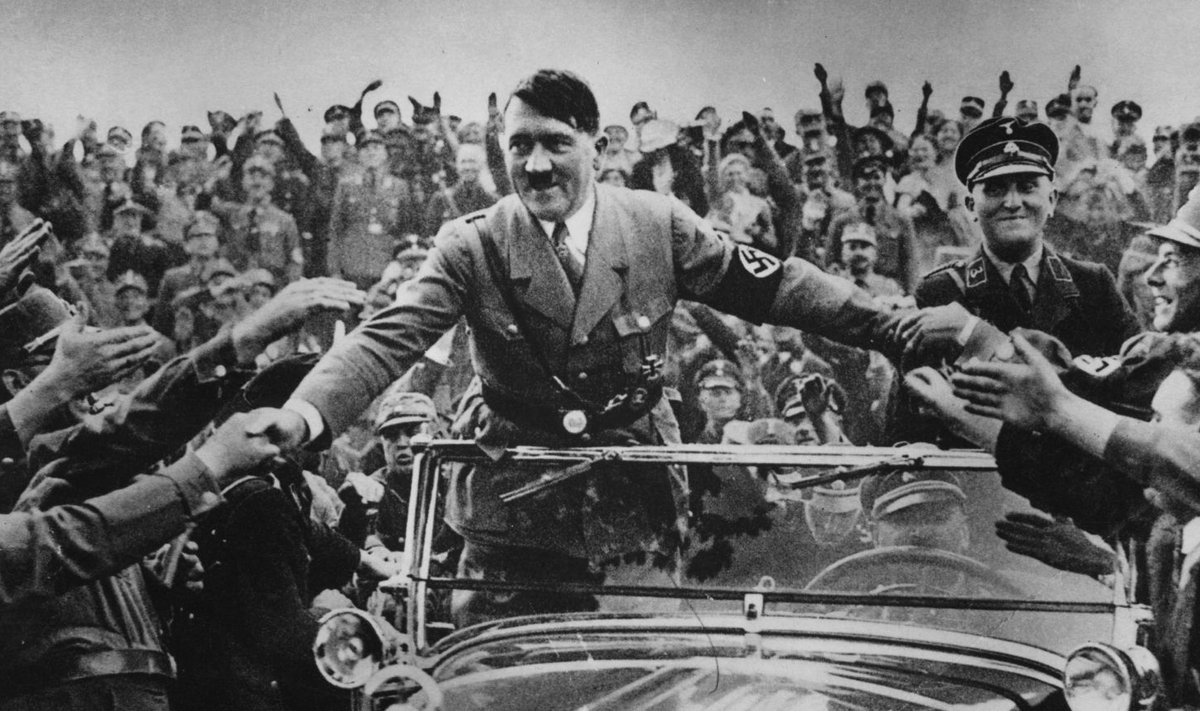 KAMPAANIAPLAKAT: Pea või rusikaga töötavad töölised hääletavad rindel sõdinud sõduri poolt!   NÄILISELT ALANDLIK: Hitler ja teda kantsleri ametisse määranud president Paul von Hindenburg.   VÕIT! Hitler 1933. aastal juubeldava rahvamassi keskel.